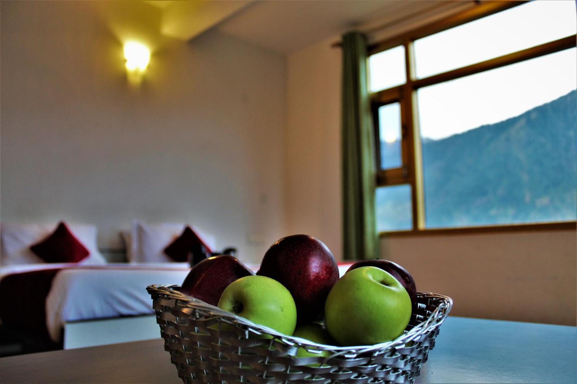 Krishana Cottage A Pure Veg !!!300 M From Hadimba Temple!!!Balcony Rooms!!!Veg Restaurant!!!Couple Friendly!!!Family Cottage!!! Manali  Exterior photo