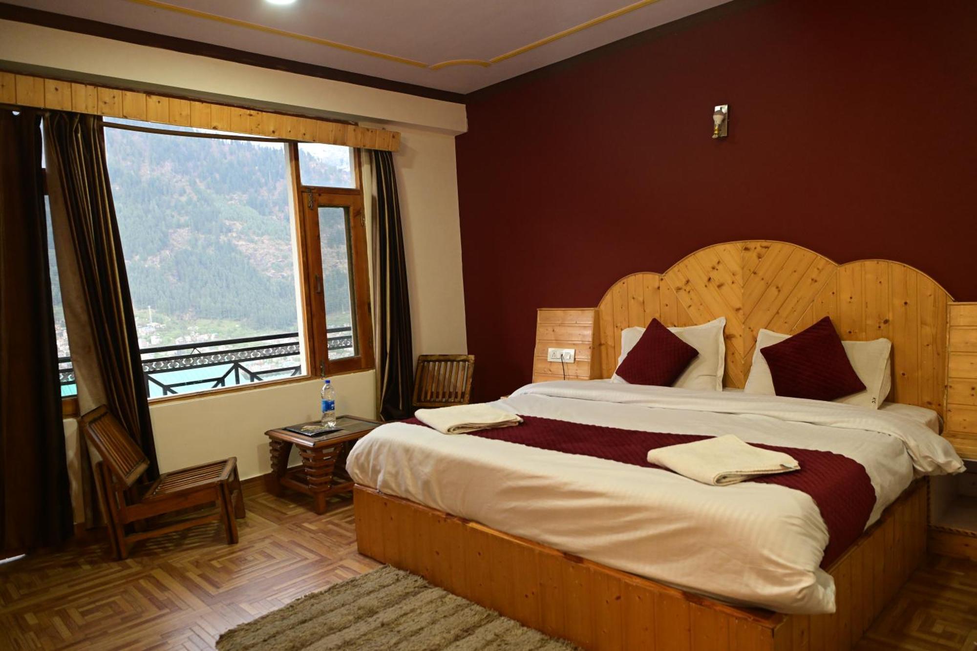 Krishana Cottage A Pure Veg !!!300 M From Hadimba Temple!!!Balcony Rooms!!!Veg Restaurant!!!Couple Friendly!!!Family Cottage!!! Manali  Exterior photo