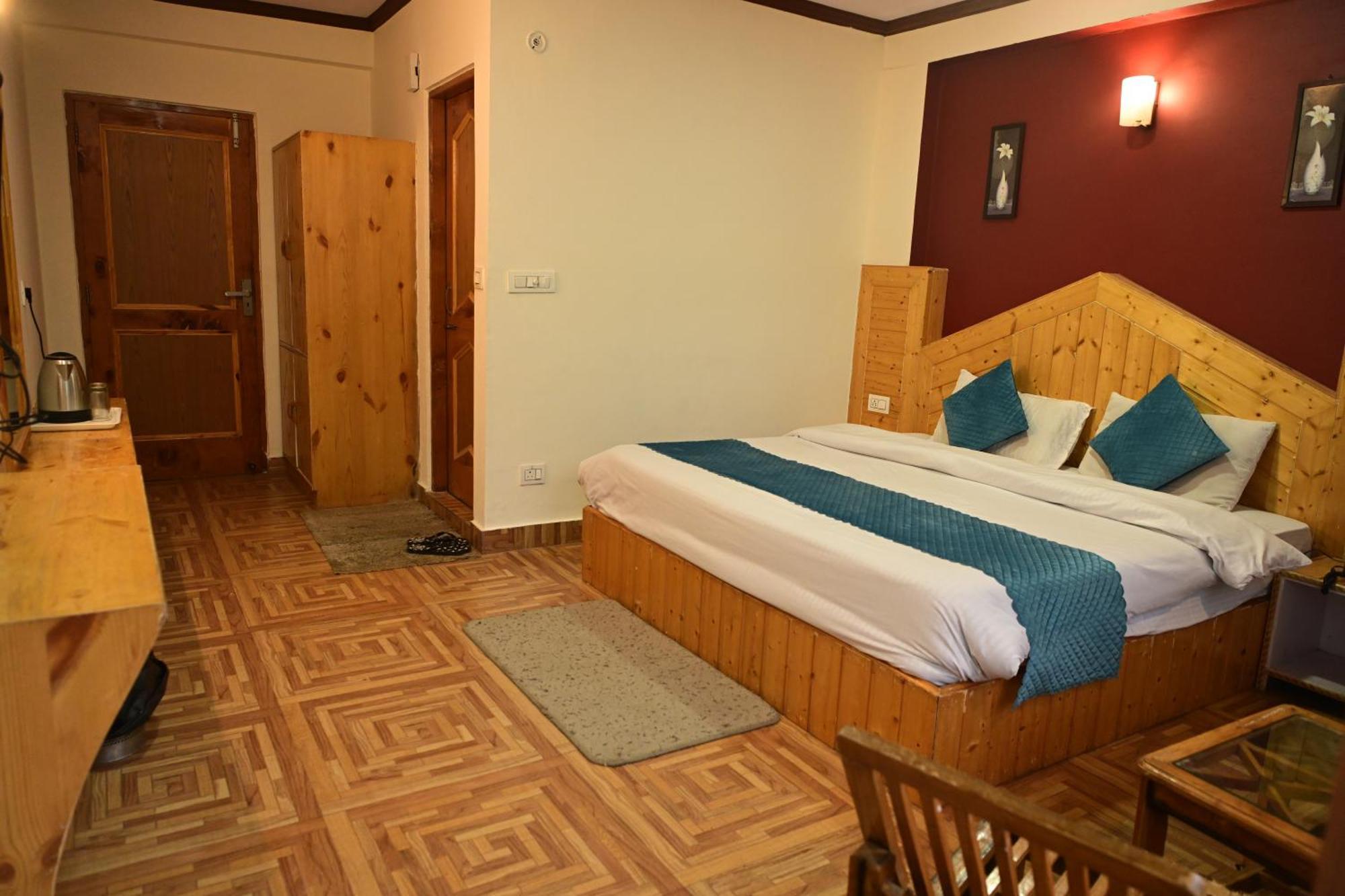 Krishana Cottage A Pure Veg !!!300 M From Hadimba Temple!!!Balcony Rooms!!!Veg Restaurant!!!Couple Friendly!!!Family Cottage!!! Manali  Exterior photo