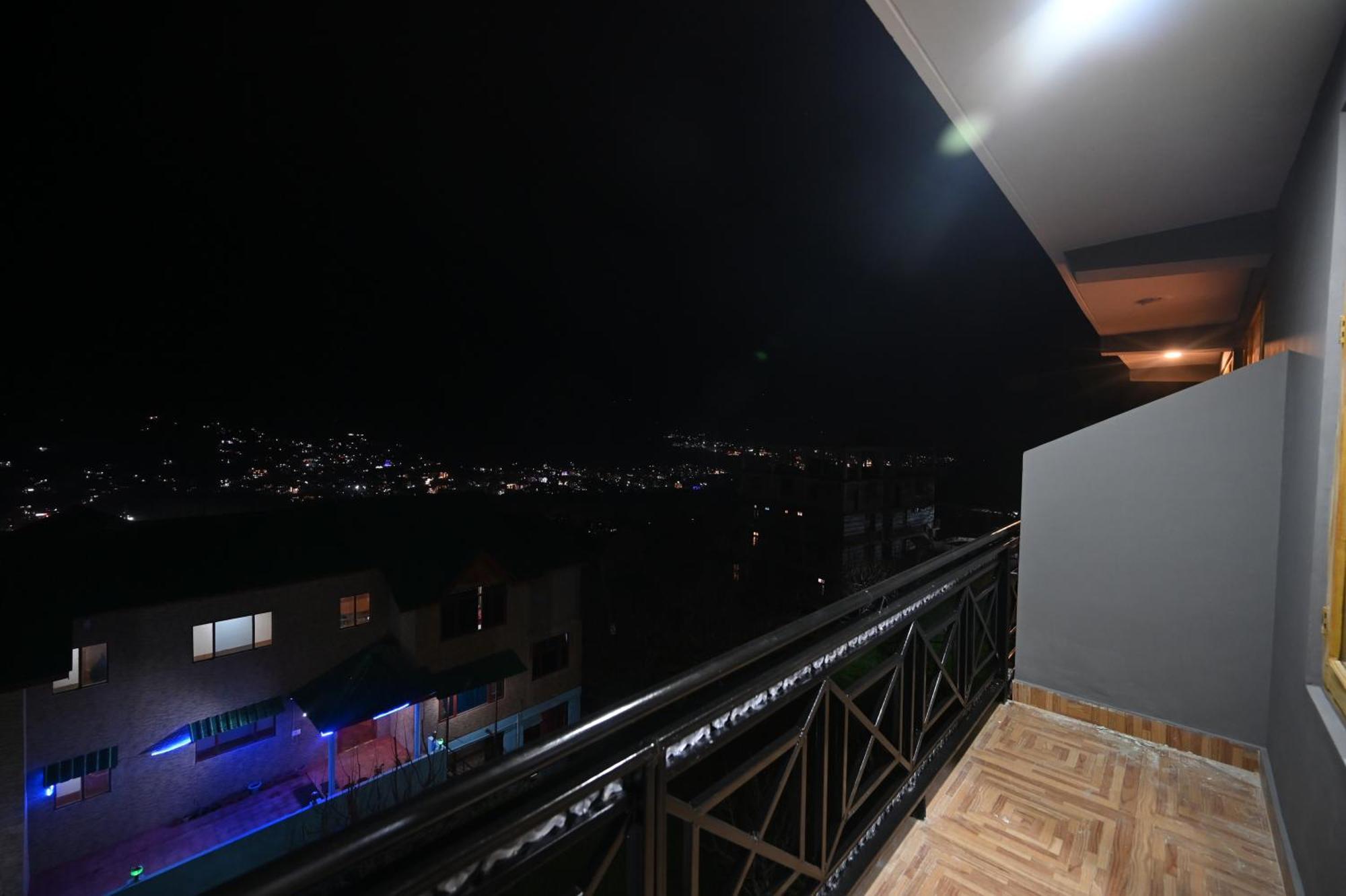 Krishana Cottage A Pure Veg !!!300 M From Hadimba Temple!!!Balcony Rooms!!!Veg Restaurant!!!Couple Friendly!!!Family Cottage!!! Manali  Exterior photo