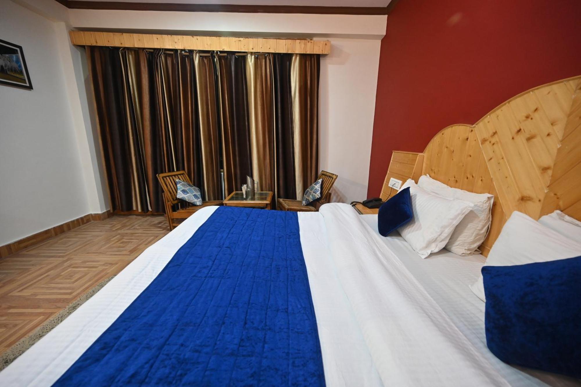 Krishana Cottage A Pure Veg !!!300 M From Hadimba Temple!!!Balcony Rooms!!!Veg Restaurant!!!Couple Friendly!!!Family Cottage!!! Manali  Exterior photo