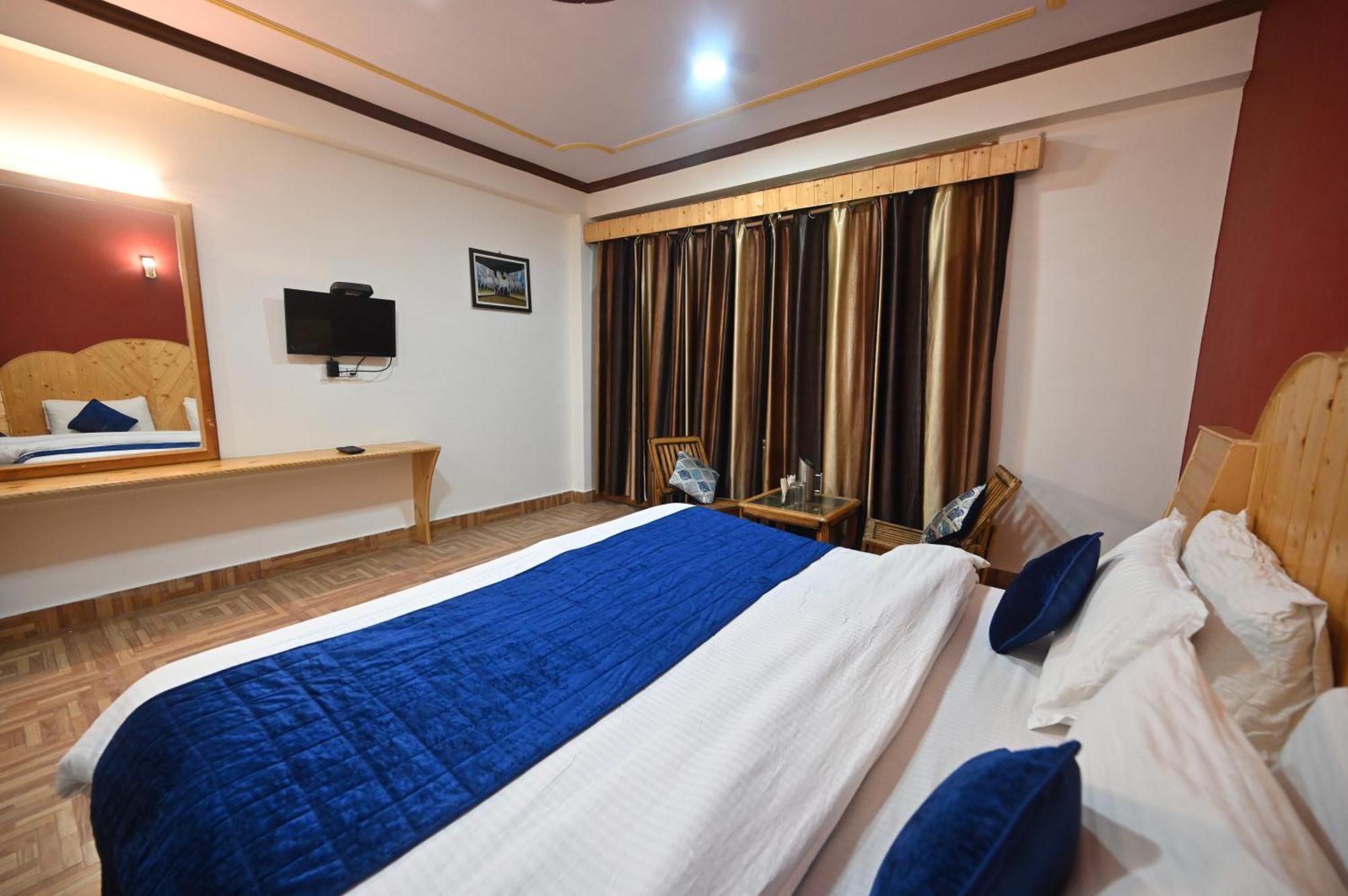 Krishana Cottage A Pure Veg !!!300 M From Hadimba Temple!!!Balcony Rooms!!!Veg Restaurant!!!Couple Friendly!!!Family Cottage!!! Manali  Exterior photo