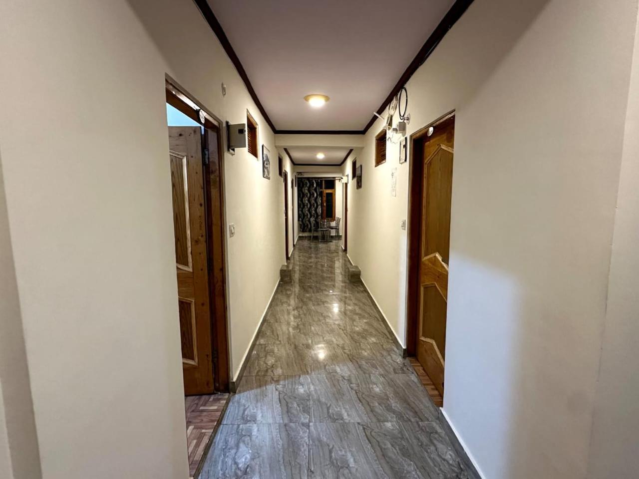 Krishana Cottage A Pure Veg !!!300 M From Hadimba Temple!!!Balcony Rooms!!!Veg Restaurant!!!Couple Friendly!!!Family Cottage!!! Manali  Exterior photo