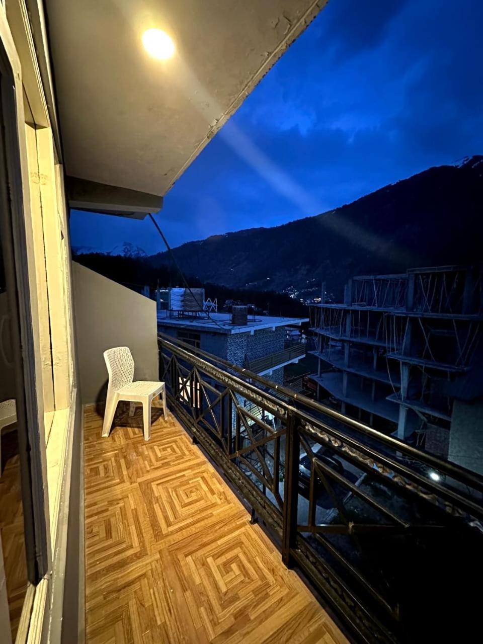 Krishana Cottage A Pure Veg !!!300 M From Hadimba Temple!!!Balcony Rooms!!!Veg Restaurant!!!Couple Friendly!!!Family Cottage!!! Manali  Exterior photo